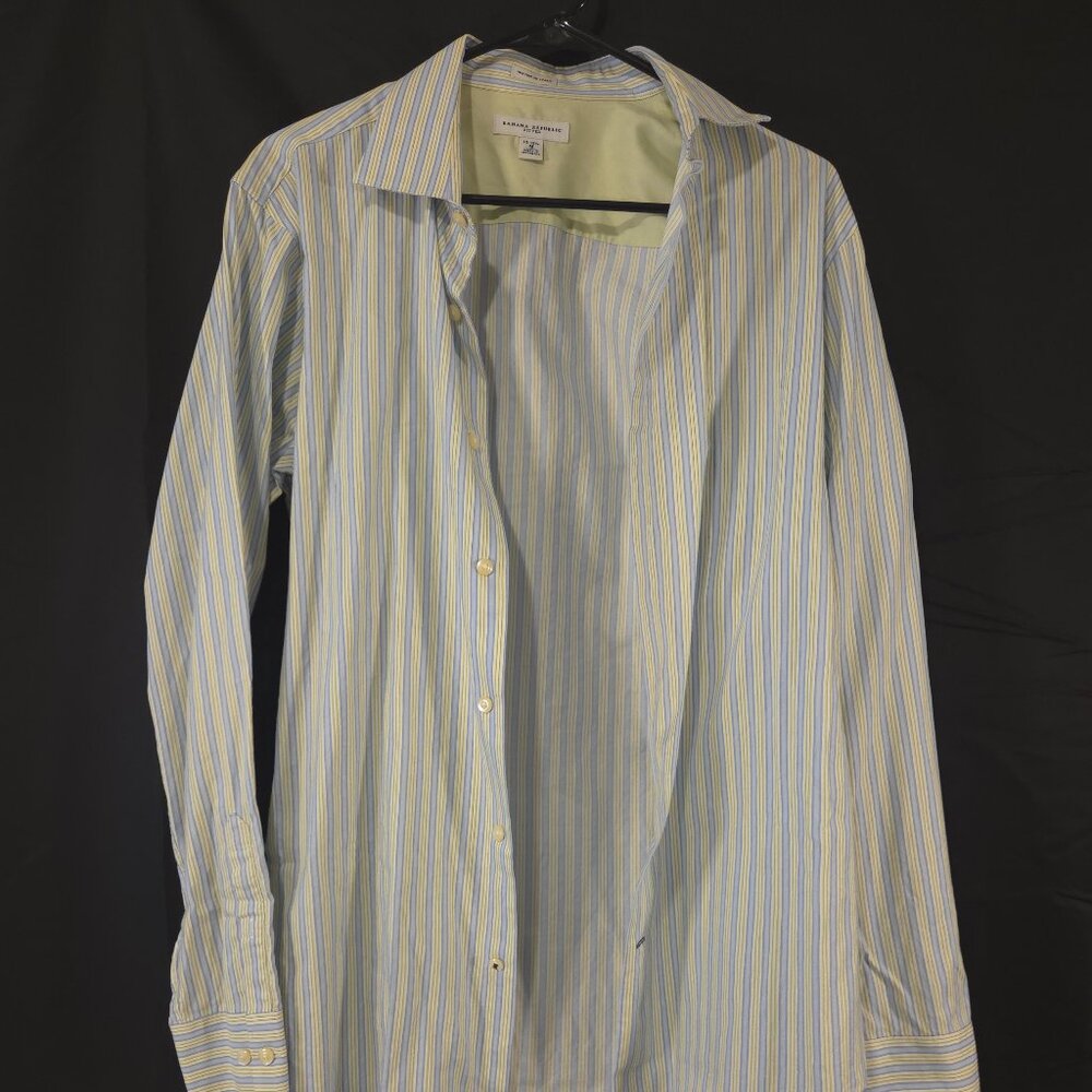Banana Republic Button Up Fitted Shirt Size Medium